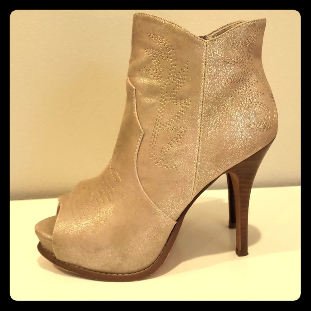 Western style heels by Miranda Lambert